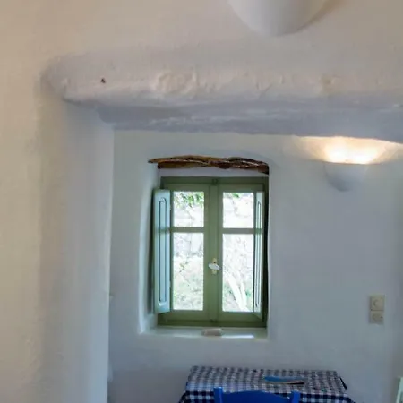 Perivoli House Holiday home Mylopotas