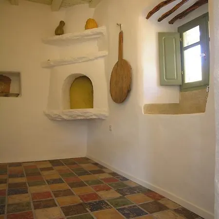 Perivoli House Holiday home *