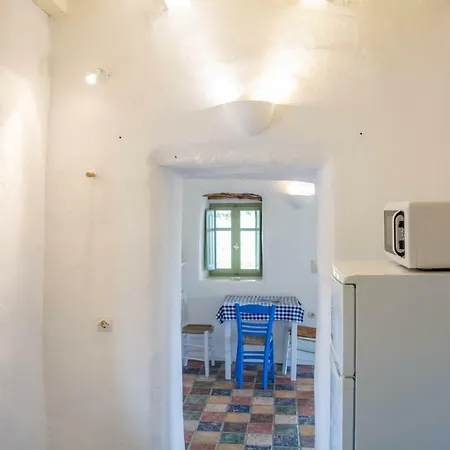Perivoli House Mylopotas