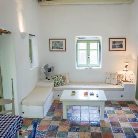 Perivoli House Holiday home Mylopotas